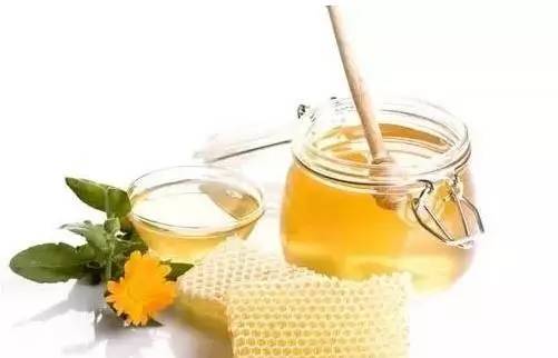 红枣泡蜂蜜 柠檬蜂蜜水什么时候喝最好 沙棘腌蜂蜜 蜂蜜生姜水能减肥 蜂蜜拌山药