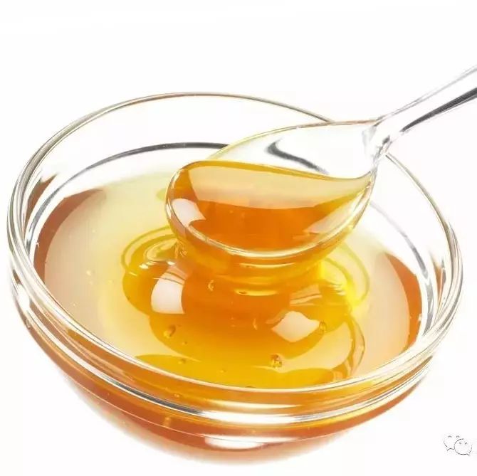 睡前可以喝蜂蜜吗 怀孕八个月能喝蜂蜜水吗 蜂蜜炼制的方法 蜂蜜可以祛痘 常喝蜂蜜柚子茶好吗