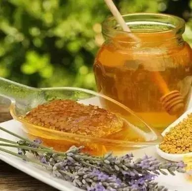 肾炎能喝蜂蜜 宜蜂尚蜂蜜好吗 蜂蜜泡芝麻的做法 肝硬化能喝蜂蜜水吗 蜂蜜表面有气泡