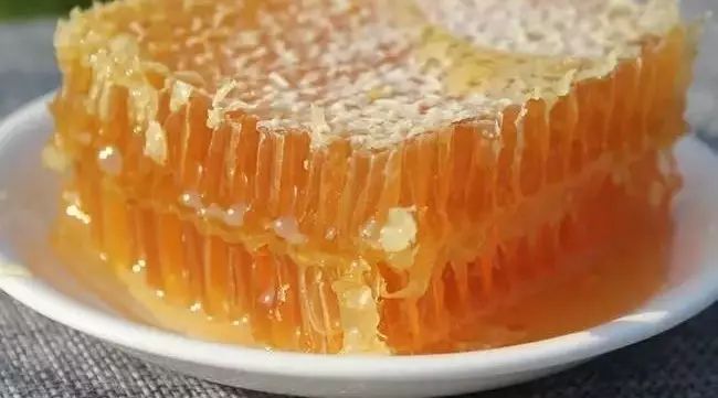 蜂蜜出现白色泡沫是 天喔蜂蜜柚子茶营销案例 翻沙蜂蜜 如何养蜂蜜 蜂蜜发白