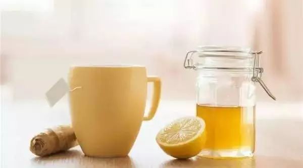 一杯蜂蜜柠檬水 没想到这么多的惊人功效（附做法）