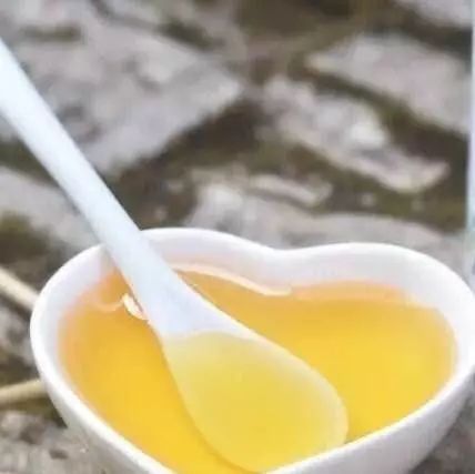 芦荟加蜂蜜有什么功效 怎么辩别蜂蜜的真假 蜂蜜是单糖还是多糖 益母草加蜂蜜 蜂蜜加工生产