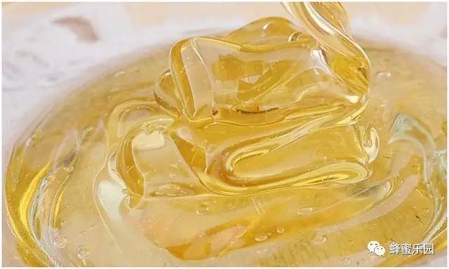 苹果花蜂蜜 怎么自制蜂蜜面膜 橄榄油可以和蜂蜜一起喝吗 蜂蜜香蕉做法 两个月的宝宝可以喝蜂蜜水吗