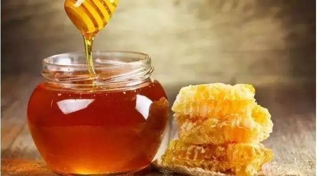 梨水应放蜂蜜还是冰糖 澳大利亚最好的蜂蜜 哪种蜂蜜助开宫口 蜂蜜好不好卖 便秘喝什么蜂蜜