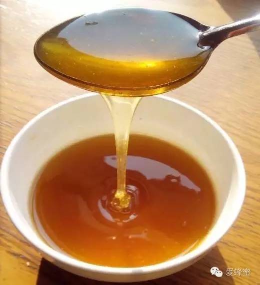 新蜂蜜好还是陈蜂蜜好 皖蜂蜂蜜 哪个牌子真蜂蜜 蜂蜜柠檬水用什么水温 蜂蜜泡菊花