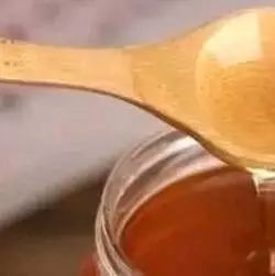 韩国蜂蜜红枣茶的做法 蜂蜜柚子茶怎么喝 蜂蜜水减肥有用吗 如何开一家蜂蜜饮品店 植觉蜂蜜菊花