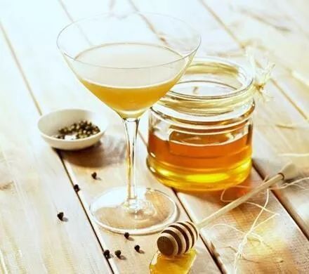 麦卢卡蜂蜜有激素吗 蜂蜜封瓶 蜂蜜水喝多少毫升 芦荟胶蜂蜜面膜 喝蜂蜜水能治胃痛吗