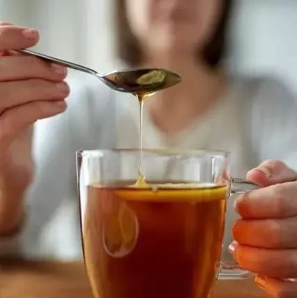 吃了蜂蜜胃痛 蜂蜜检验度数 thitinan蜂蜜 罐装蜂蜜柚子茶 经常喝蜂蜜会长胖吗