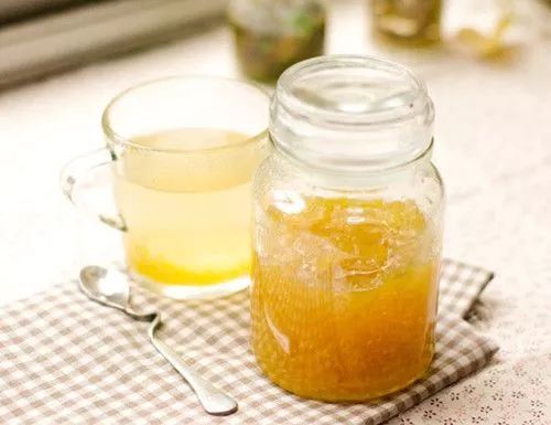 土蜂蜜哪家好 DHC橄榄蜂蜜皂图片 保温杯能放蜂蜜吗 大枣蜂蜜膏 蜂蜜吃起来有颗粒