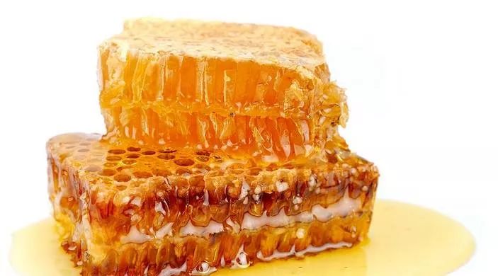 人到中年要多吃蜂蜜少吃糖，每天一点，等于保险~