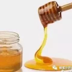 蜂蜜和老陈醋 蜂蜜一天 喝蜂蜜水对肠胃好吗 雪花蜂蜜是什么 吃完葱多久可以喝蜂蜜