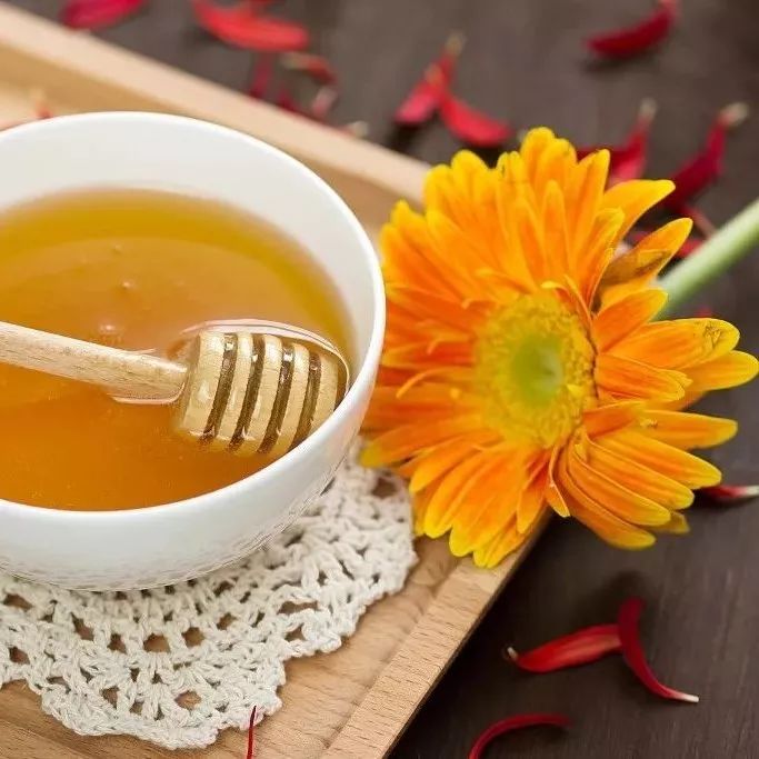 给蜂蜜起名 薏米红豆加蜂蜜 蛋糕鸡蛋蜂蜜 强生蜂蜜防皴霜 喝蜂蜜肚子疼怎么办