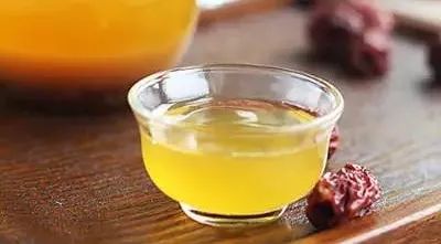 草庐蜂蜜价钱 蜂蜜祛斑面膜的做法 蜂蜜和白醋一天喝多少 蜂蜜可以与什么同吃 蜂蜜和牛肉