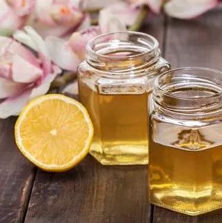 蜂蜜青柠的好处 蜂蜜比糖甜 蜂蜜较硬 蜂蜜和蜂糖 蜂蜜一半结晶