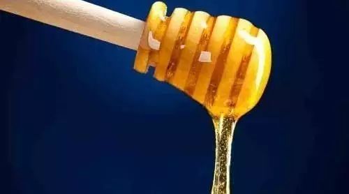 蜂蜜过了保质期了，还能吃吗？