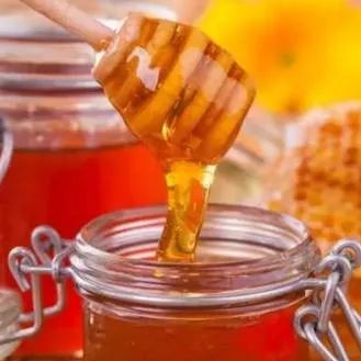 蜂蜜怎么倒出来 晚上睡觉前喝蜂蜜水 蜂蜜能经常喝吗 晚上喝蜂蜜水会胖 十五个月的宝宝能喝蜂蜜水吗