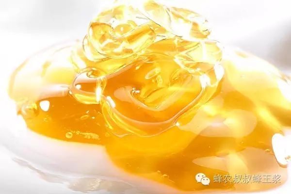 姜汁和蜂蜜 蜂蜜白醋减肥有效吗 蜂蜜为什么会苦 蜂蜜与姜 枣红蜂蜜