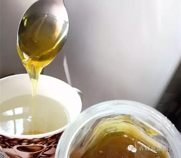 蜂蜜治疗什么 蜂蜜姜蒜 蜂蜜豆浆 白蜂蜜是是真的吗 蜂蜜糖有什么功效