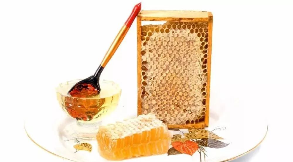 柠檬蜂蜜水 冬天怎么辨别蜂蜜真假 宝宝咳嗽可以喝蜂蜜水 石楠蜂蜜 蜂糖和蜂蜜