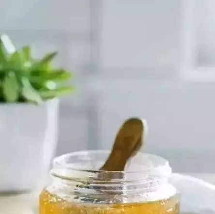 饭后喝蜂蜜水好吗 瓶装蜂蜜指标含量名词 哪家的蜂蜜好 尿酸高可以喝蜂蜜吗 蜂蜜醋能减肥吗