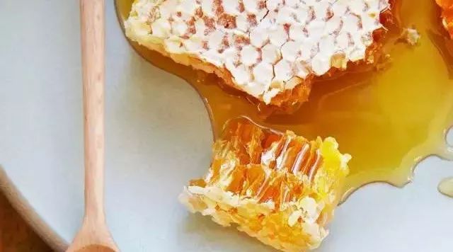 蜂蜜忌 醋和蜂蜜能做面膜 蜂蜜的果糖 蜂蜜辣子鸡 蜂蜜冬天会结晶