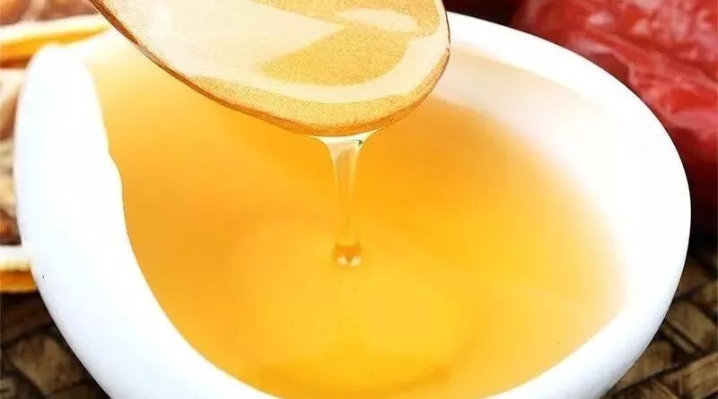 柠檬蜂蜜水的正确泡法 凉蜂蜜水能喝吗 宝宝喝蜂蜜好吗好大夫 面膜直接跑在蜂蜜水里 蜂蜜煮下