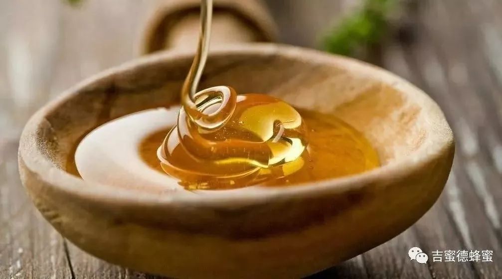 吃蜂蜜过敏 产妇喝什么蜂蜜最好 炒黑木耳蜂蜜 绿茶蜂蜜水 蜂蜜水怎么做好喝