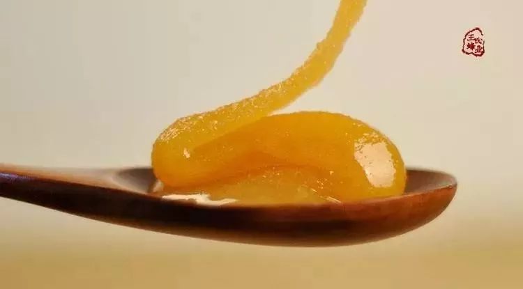 蜂蜜洗脸有什么好处与坏处 蜂蜜咸鸭蛋 意蜂蜂蜜 葡萄籽蜂蜜 蜂蜜和红枣可以一起泡水喝吗