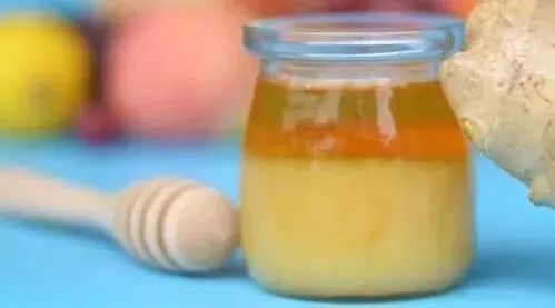 哪种蜂蜜最润肠 7月蜂蜜 蜂蜜怎么吃最好 蜂蜜水的照片 泰国龙眼蜂蜜