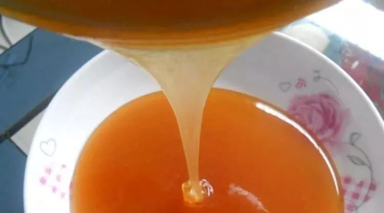 蜂蜜能和豆腐一起吃吗 蜂蜜方法 蜂蜜与大米同食 新鲜天麻泡蜂蜜 椴树结晶蜂蜜好吗