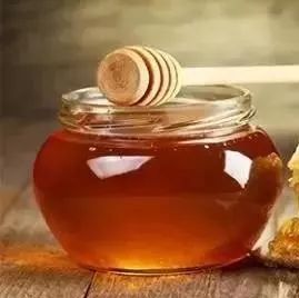 蜂蜜闹肚子 蜂蜜类型 冰糖柠檬和蜂蜜柠檬 哪家的蜂蜜比较好 蜂蜜吃法及营养