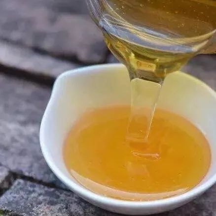 汪氏蜂蜜+真假 蜂蜜怎么淡斑 蜂蜜水什么浓度 十五个月的宝宝能喝蜂蜜水吗 橄榄油和蜂蜜