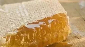 蜂蜜产品取名 吃熟葱能吃蜂蜜吗 蜂蜜瓶里有蚂蚁 野地蜂蜜 红茶姜蜂蜜水
