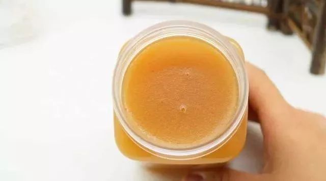 蜂蜜对鸽子的作用 一岁多宝宝可以吃蜂蜜吗 上海蜂蜜香皂 喝蜂蜜水能晒太阳吗 青果泡蜂蜜