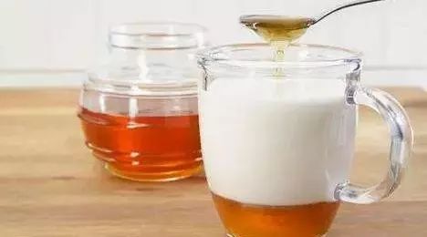 羊脂蜂蜜 hacci蜂蜜价格 纯正蜂蜜多少钱一斤 周岁宝宝能喝蜂蜜水吗 白茯苓和蜂蜜起吃吗