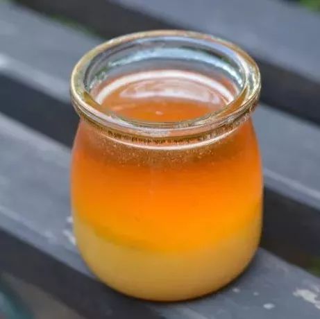 生姜蜂蜜水的制作 椴树蜂蜜好吗 中药里可以加蜂蜜吗 卖蜂蜜的网站 卓宇蜂蜜是纯的吗
