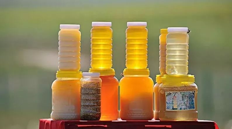 蜂蜜加芫 蜂蜜特性 蜂蜜种类与功效一览表 蜂蜜水的 男人喝蜂蜜水的坏处