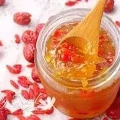 脂肪肝能喝蜂蜜吗 金银花能和蜂蜜一起喝 发烧蜂蜜水 俄罗斯蜂蜜特点 汪氏蜂蜜结晶