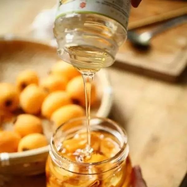 蜂蜜柠檬水 天麻蜂蜜泡酒 结石能吃蜂蜜吗 石榴和蜂蜜 蜂蜜煮萝卜