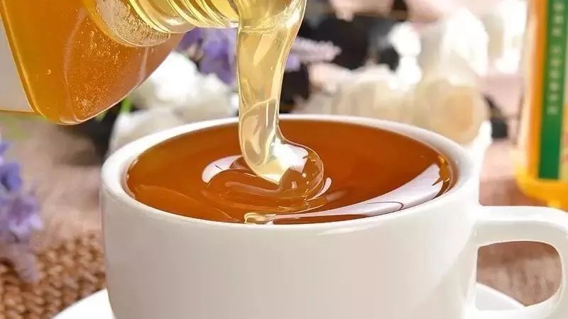 康师傅+蜂蜜酸枣 汪氏蜂蜜大连 蜂蜜与虾能同食吗 白糖拌蜂蜜敷嘴唇 小曲酒蜂蜜