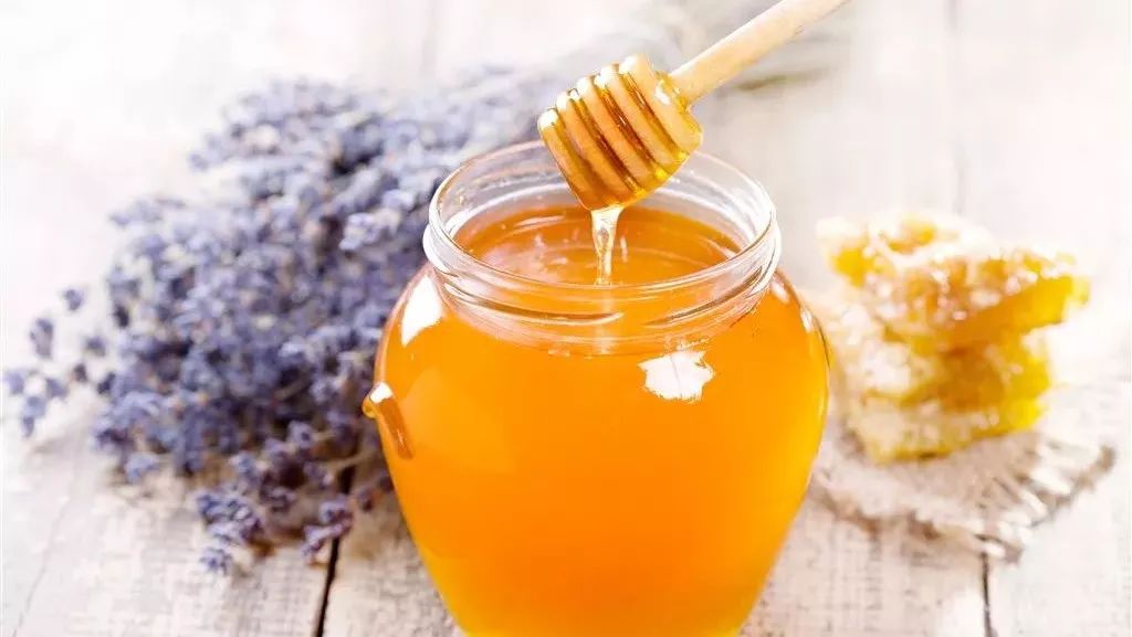 怎样用蜂蜜去痘印 枸杞子蜂蜜 外国蜂蜜怎么这么粘稠 武汉的蜂蜜园 酒糟鼻蜂蜜