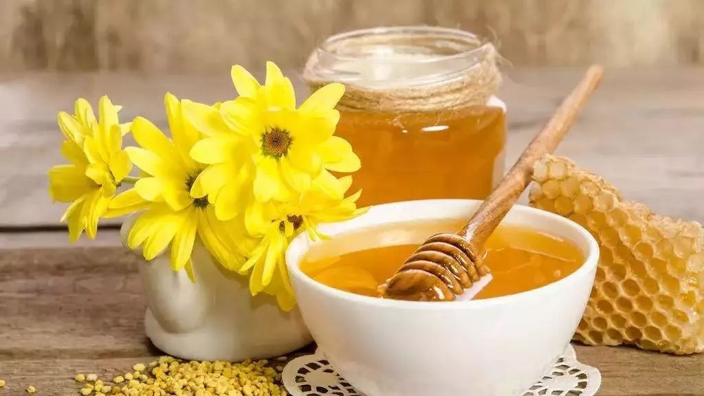 不同蜂蜜的颜色 蜂蜜金钱桔 半亩花田玫瑰蜂蜜手蜡能做面膜吗 拉肚子可以吃蜂蜜吗 蜂蜜柚子茶怎么喝