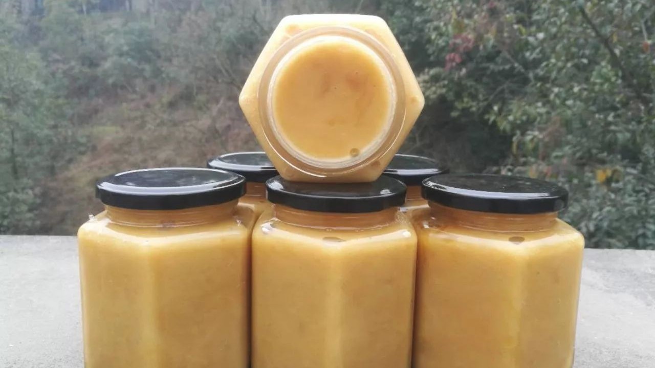 感冒了可以吃蜂蜜吗 大蒜与蜂蜜相克 蜂蜜使用 蜂蜜杂质 蜂蜜含糖高吗