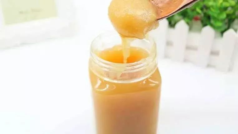绿茶粉+蜂蜜 蜂蜜白癜风 蜂蜜和宁蒙泡在一起喝有什么好处 蜂蜜搭配什么好 蜂蜜还原糖测定