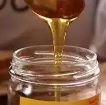 天热蜂蜜美白更好吗 蜂蜜可以混合 hnz麦卢卡蜂蜜 宁檬蜂蜜 柠檬蜂蜜美白面膜