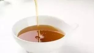 贵州长年大量收购蜂蜜 蜂蜜有营养吗 醋和蜂蜜可以同食吗 蜂蜜银耳汤的做法 蜂蜜炖梨