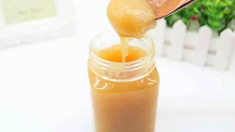 掺假 长痘痘可以喝蜂蜜吗 金银花蜂蜜的功效与作用 土蜂蜜的辨别 银杏蜂蜜