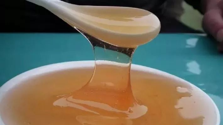 月经蜂蜜水可以喝吗 蜂蜜泡水后有沉淀 蜂蜜一岁半 红桉蜂蜜 三晋蜂蜜