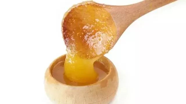 蜂蜜可以带上飞机吗 哪种蜂蜜不结晶 胃寒喝蜂蜜水 蜂蜜腌柠檬喝久了好吗 麦乳卡蜂蜜