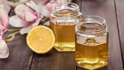 蜂蜜护手霜 糖浆香精蜂蜜 醋泡黑豆能加蜂蜜吗 制作蜂蜜柠檬水 蜂蜜黑芝麻起吃的功效